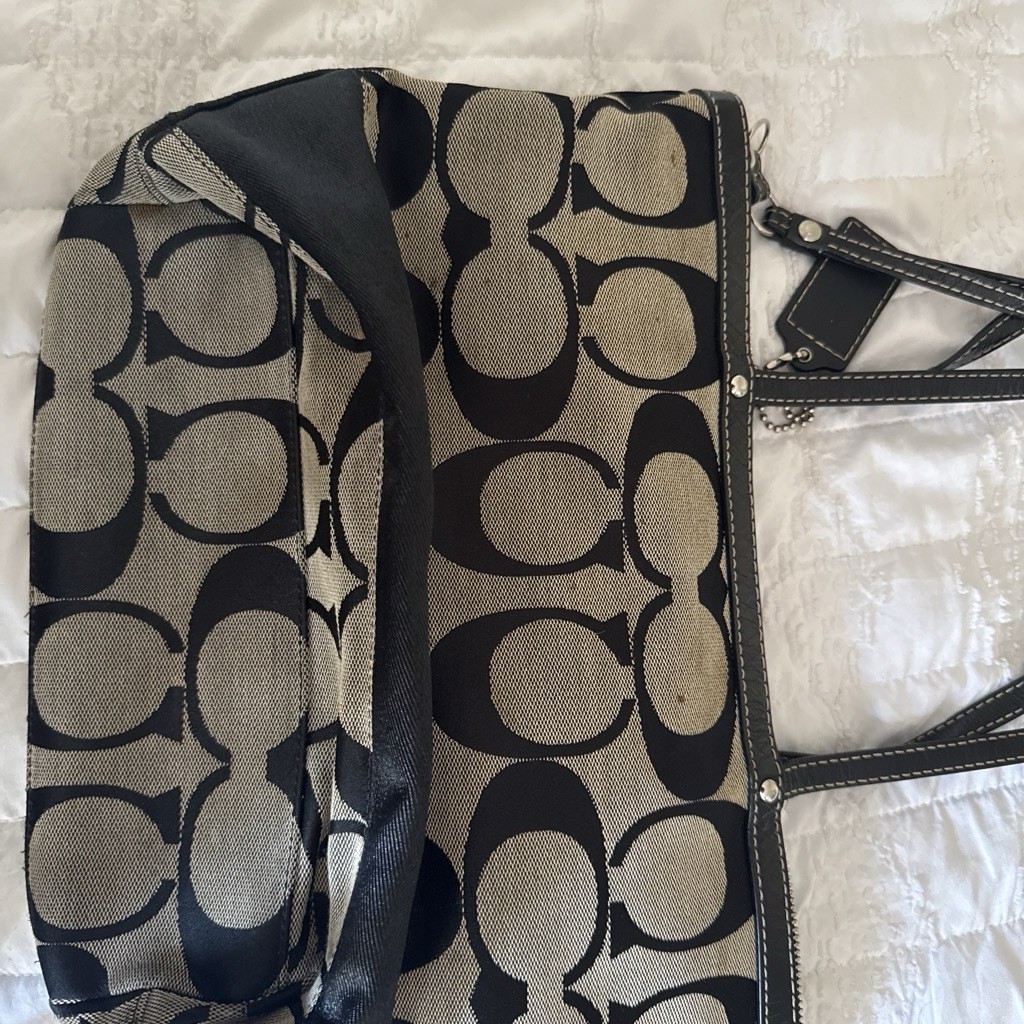 Coach Signature Pattern Large Tote Bag Black/Gray Zip Top Detachable Strap