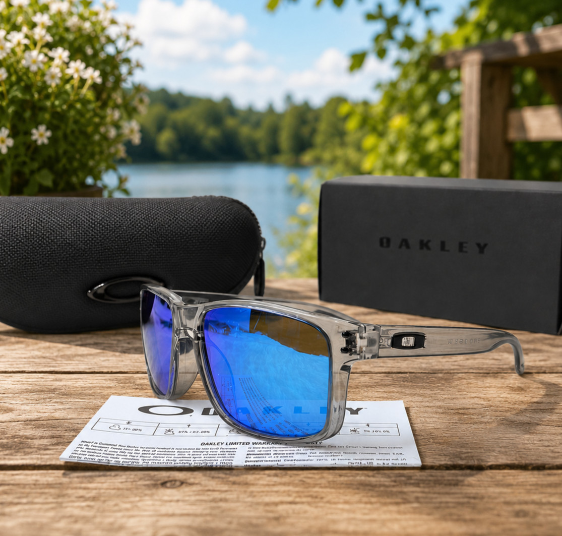 Oakley Holbrook Grey Smoke Clear Frame Blue Mirror Polarized Lens Sunglasses NEW