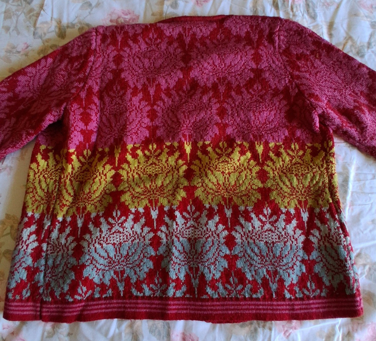 Vintage Oleana Norwegian 100% Wool Size M Sweater-Decorative Tree Design