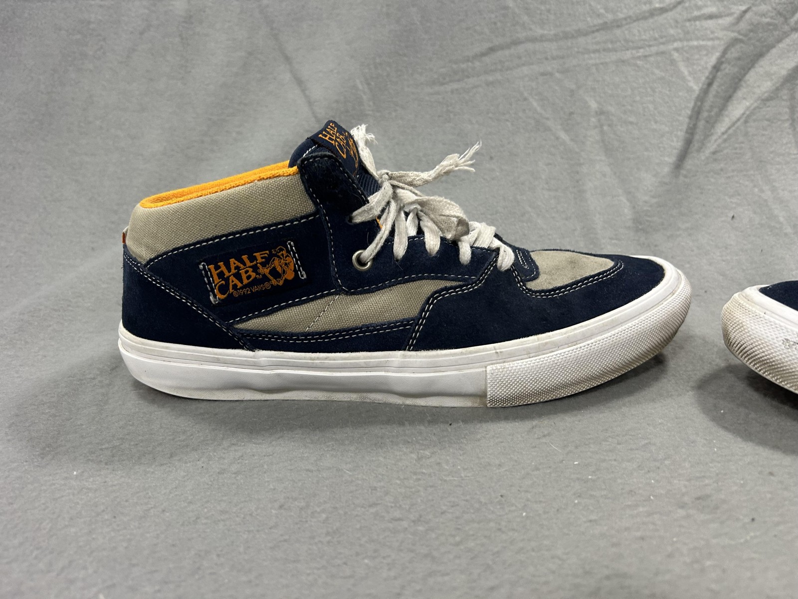 Vans Half Cab Shoes Mens Size 10 Blue Gray Suede Mid Top Skate Sneaker