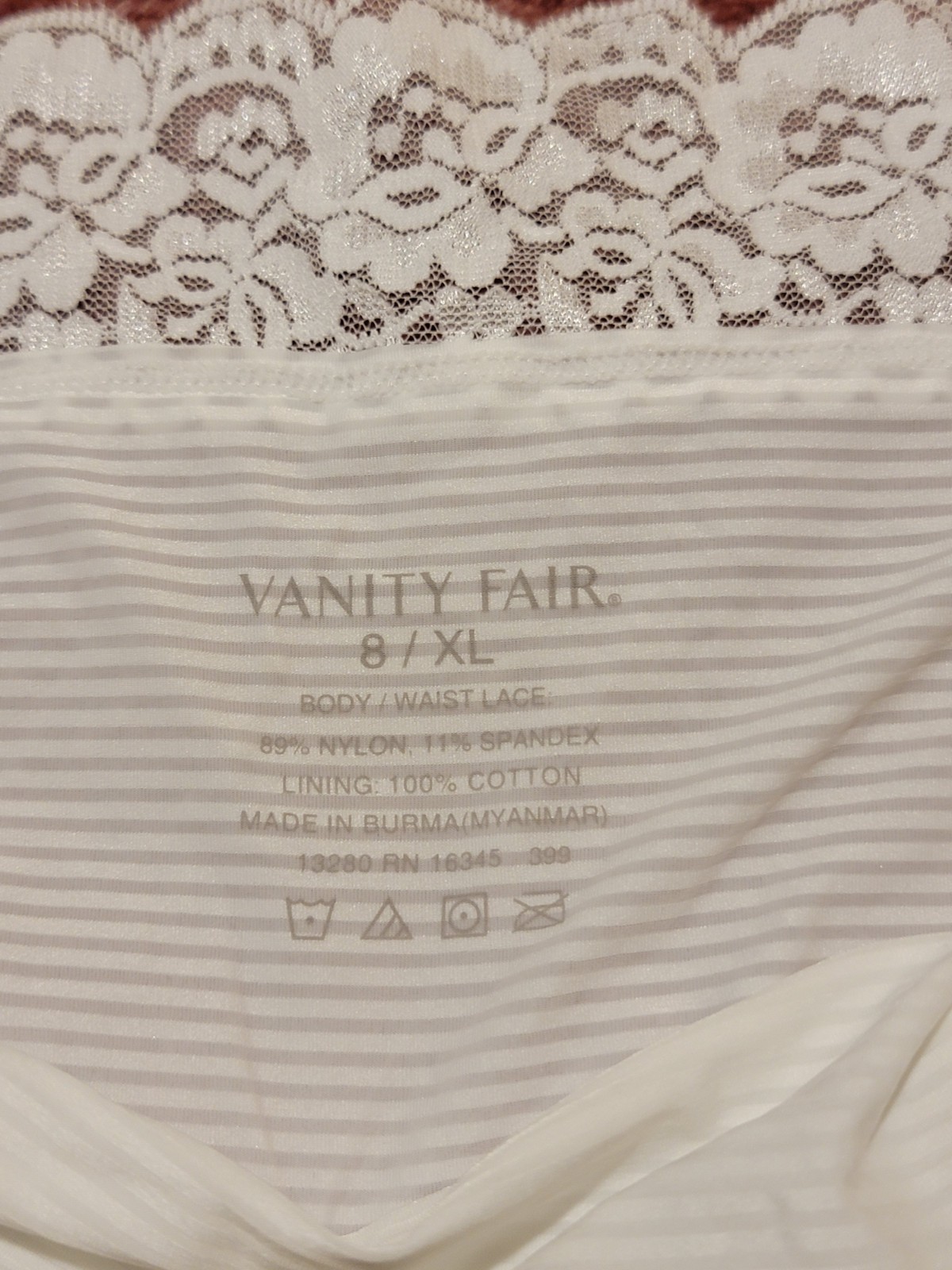 Women’s Vanity Fair High Flattering Lace High-Cut Panties Size 8 NWT