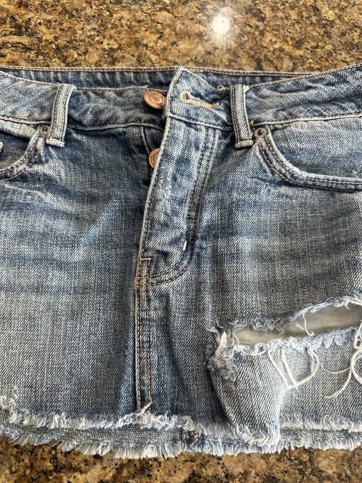 American Eagle Distressed Cut Off Jean Shorts Women’s Size 2 * See Details*