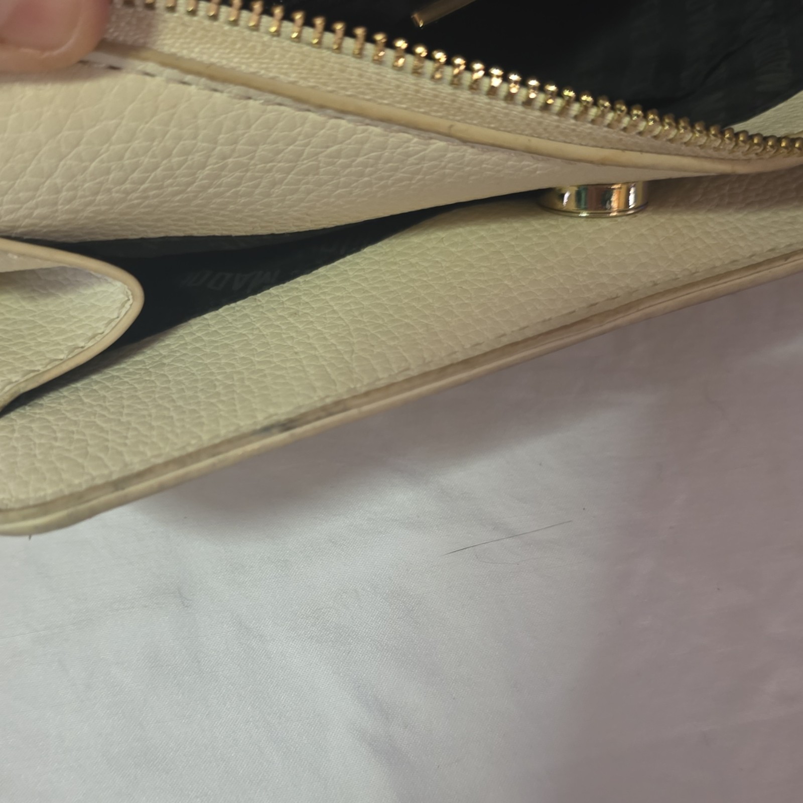 Steve Madden Women’s Small Beige Logo Crossbody Zip/Magnetic Chain Detach Strap