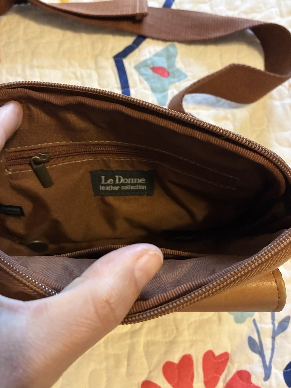 Le Donne Brown Crossbody Belt Bag Zip Magnetic Closure Adjustable Strap Pockets