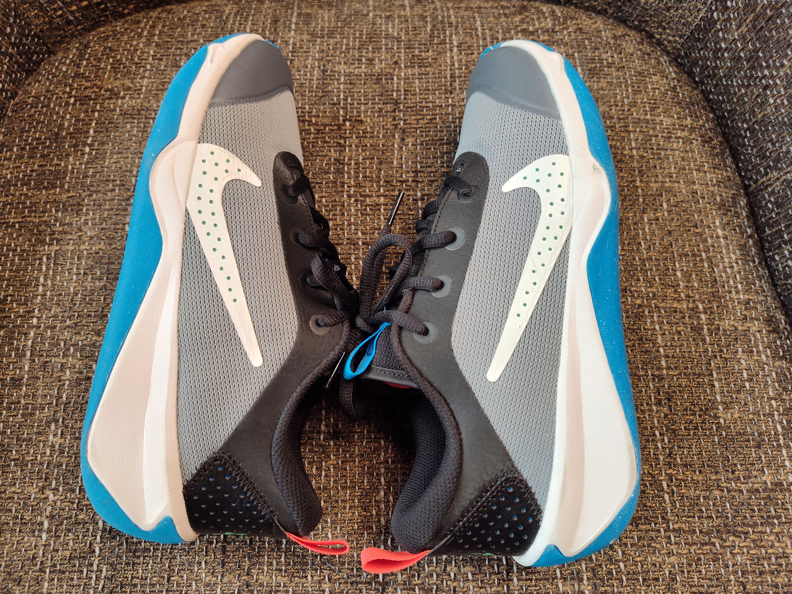 Nike Omni Multi-Court Low Cool Gray Blue Lightning Size 7Y – DM9027-006