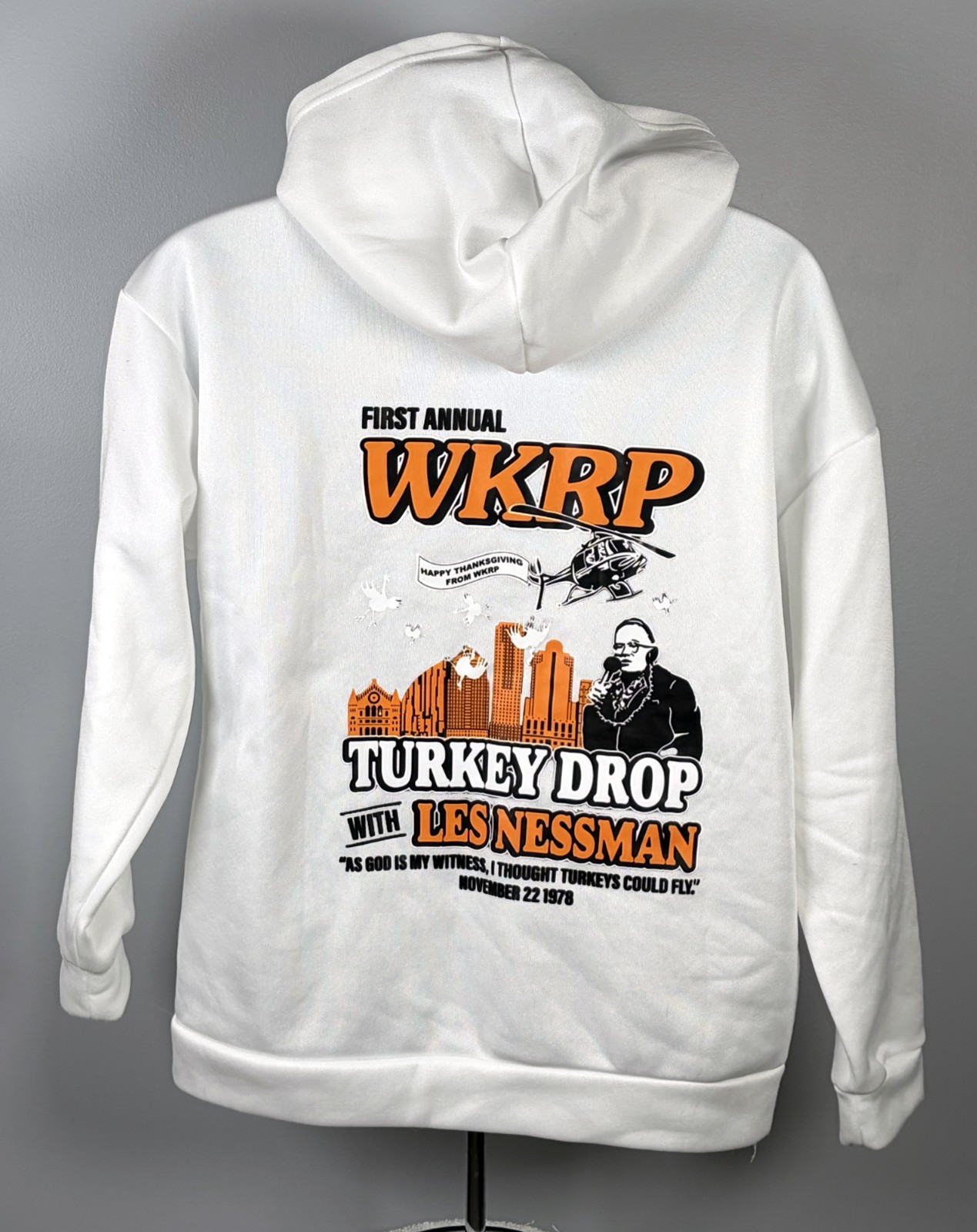 WKRP in Cincinnati Turkey Drop Les Nessman Hoodie Mens Large Poly Cotton Blend