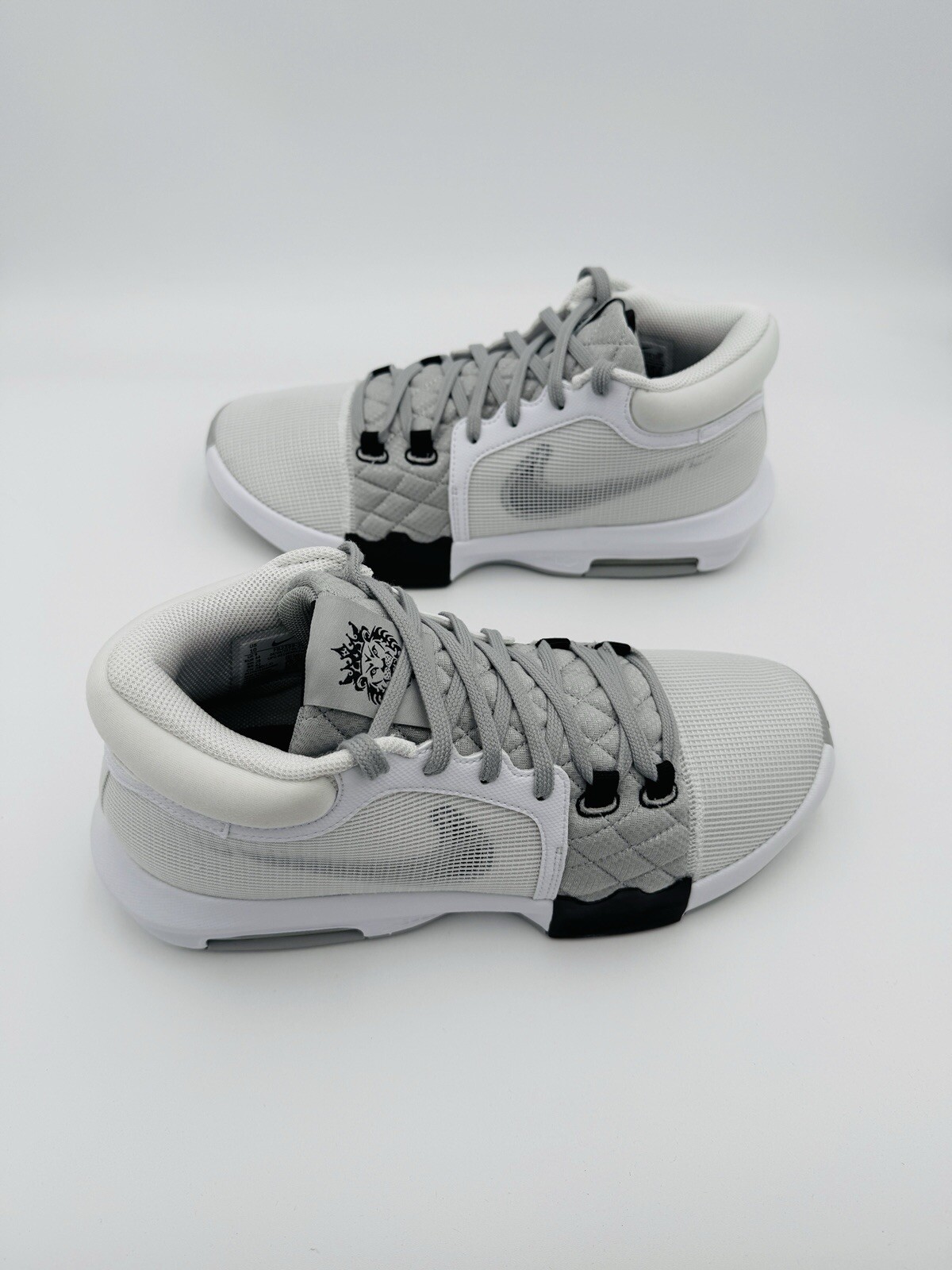 Nike LeBron James Witness VIII 8 White Light Smoke Grey Black FB2239-100 Mens