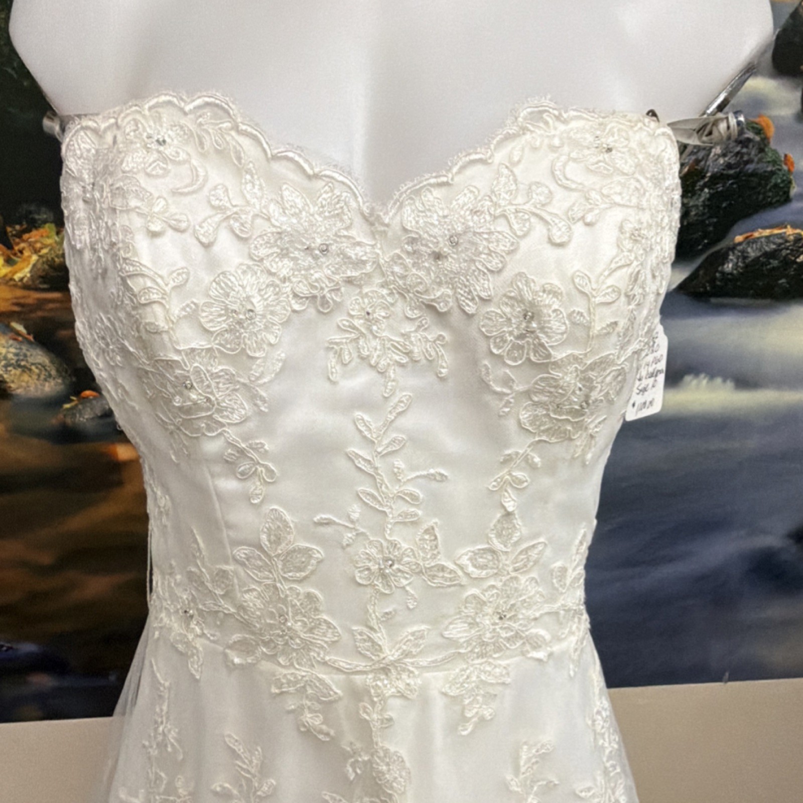Mori Lee by Madeline Gardner Ivory Lace Strapless A-Line Wedding Dress Size 9/10