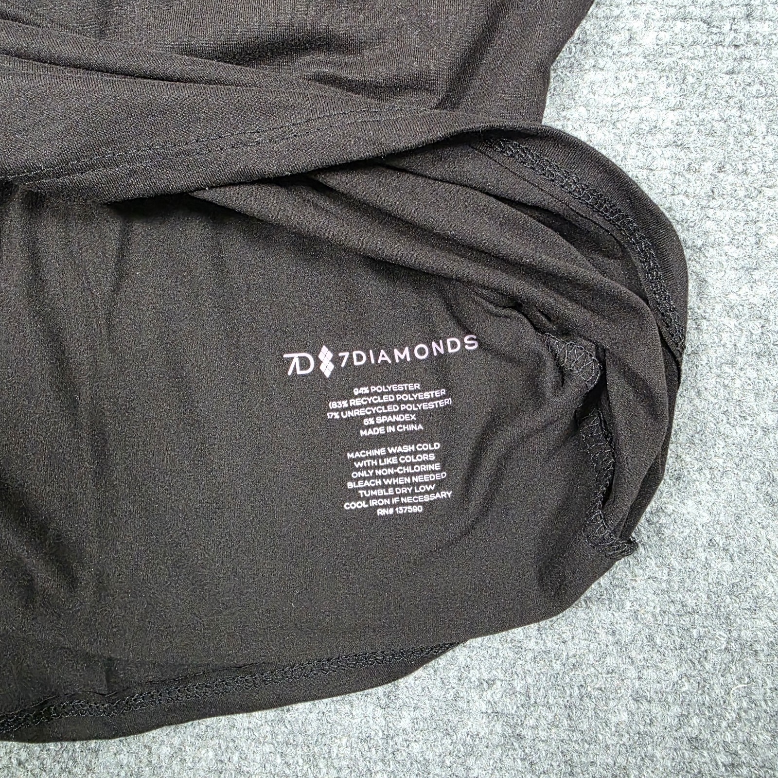 7 Diamonds Core Henley Men’s M Black Performance Lightweight Shirt Long Sleeve