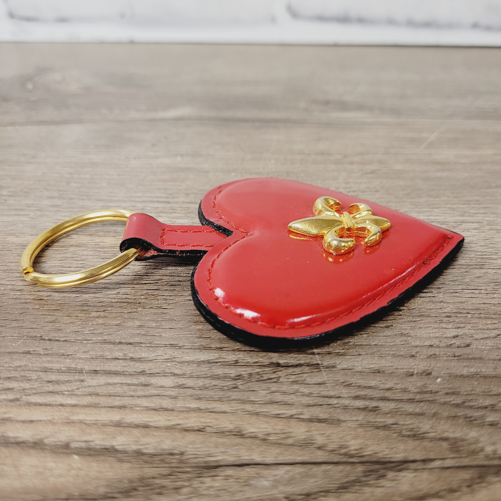 MOSCHINO REDWALL RED HEART KEY CHAIN FOB MADE IN ITALY 400430 FLEUR DE LIS