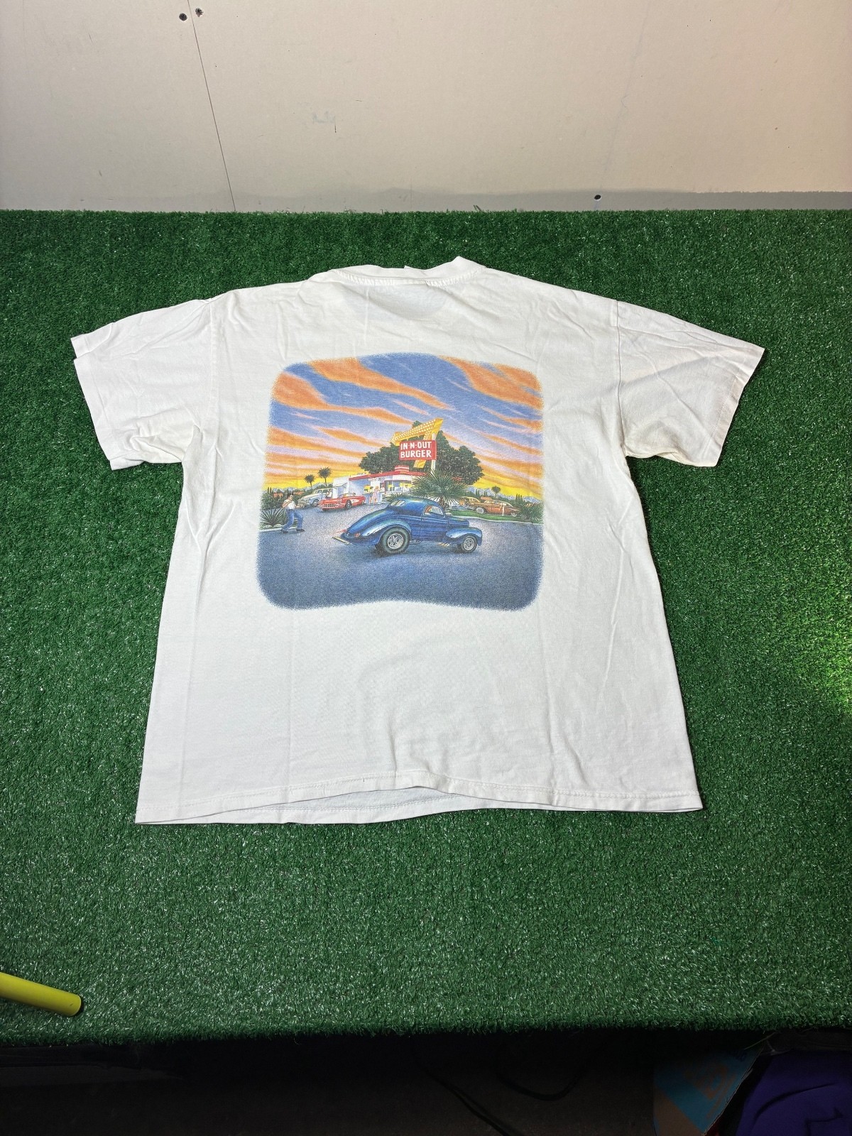 Hanes 2000s In-N-Out Burger California Shirt Size Large