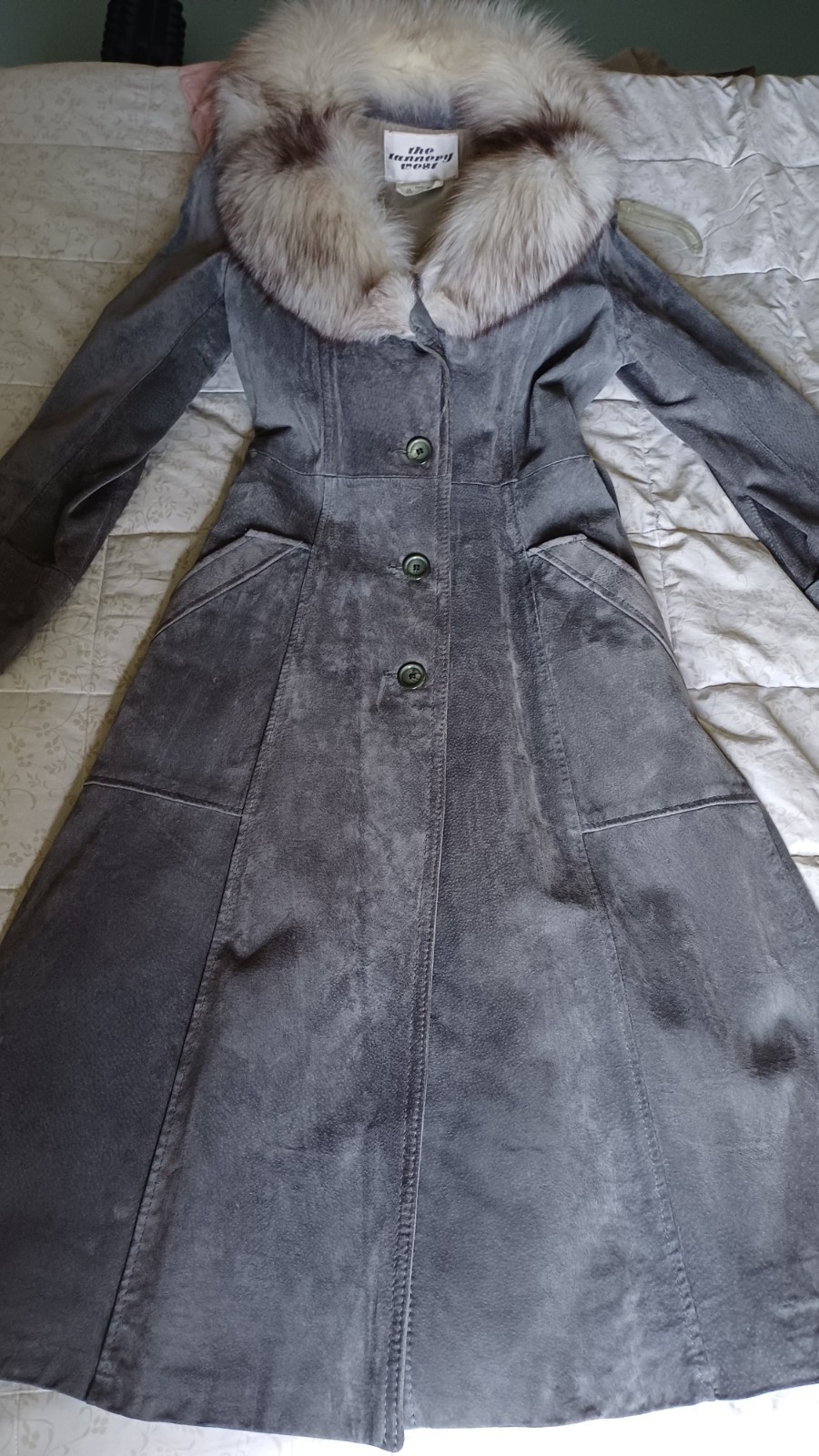 Genuine Leather and Fox Fur Coat Size Small gray color made in Canada