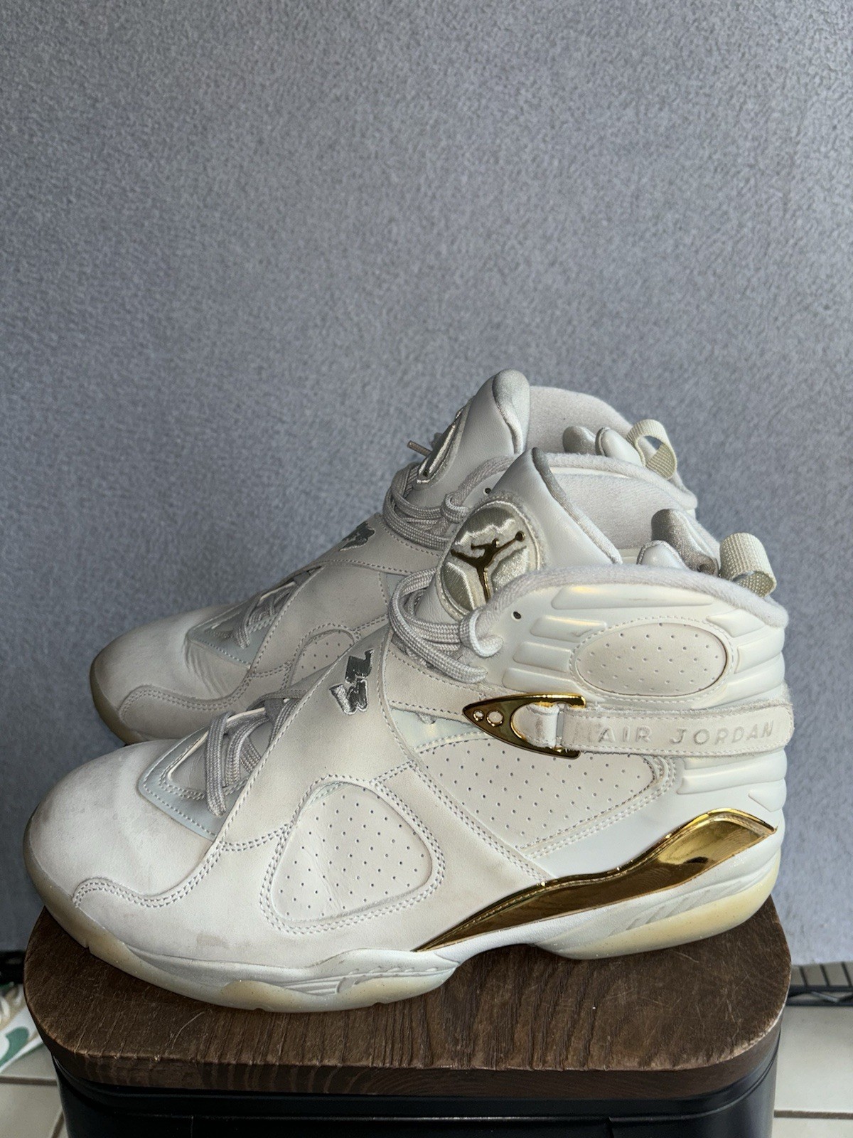 Air Jordan 8 Retro C&C Trophy Champagne 2016 Size 11.5 Pre-owned