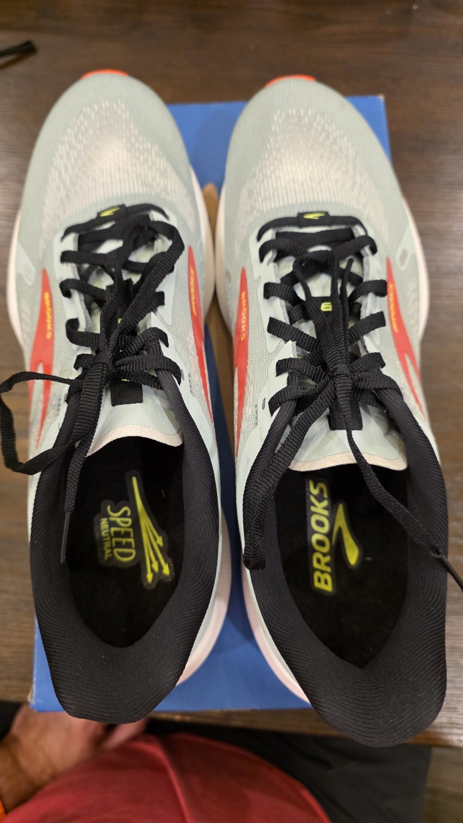 Brooks Launch 9 Running Shoes Men’s Size 12 US New In Box Light Green/Red – NS9