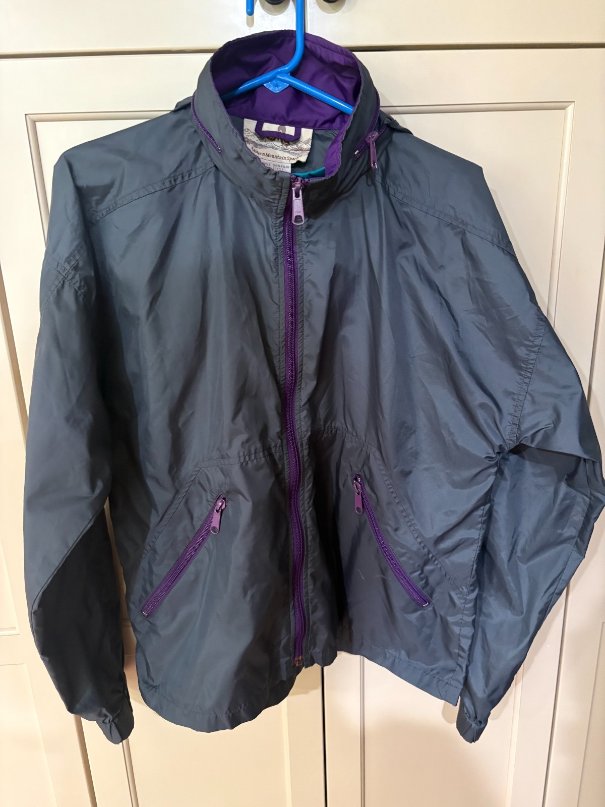 Vintage EMS Eastern Mountain Sports Jacket Windbreaker Men’s Full Zip Nylon M