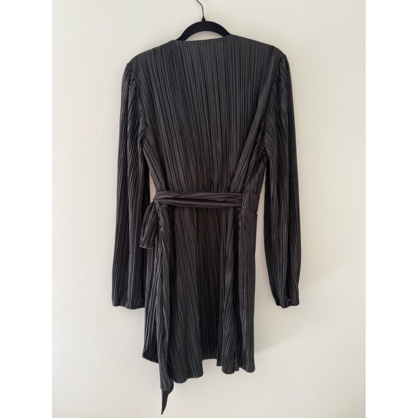 Elegant Night Out Vici Black V-Neck Long Sleeve Mini Dress with Pleats