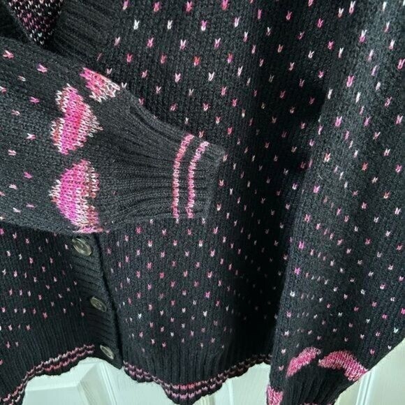 Torrid Sz 2 V Neck Button Front Heart Cardigan Sweater Pink Black Acrylic Blend