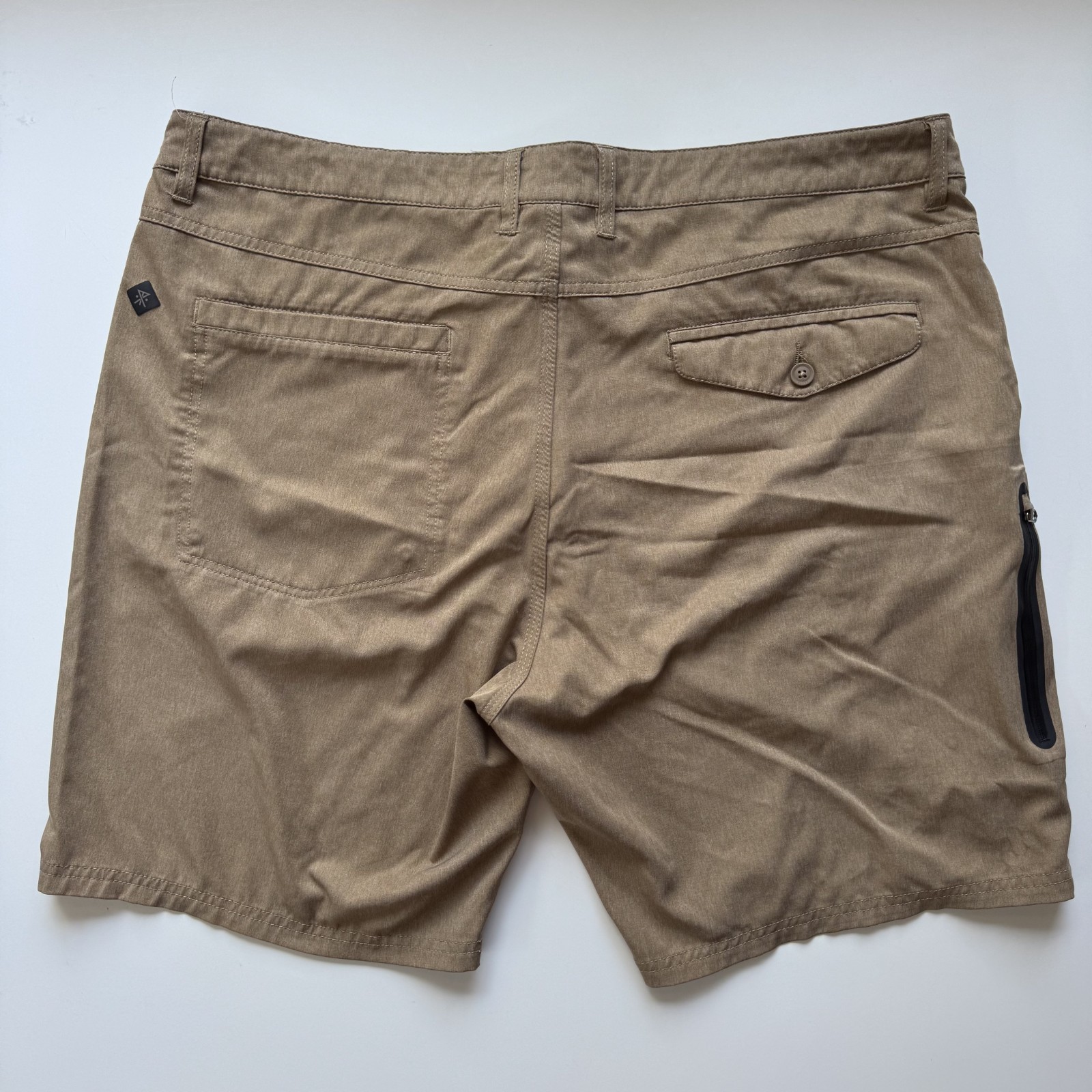 ROARK Hybrid 8″ Short Mens 40 Tan Lightweight Drawstring Outdoor Beach Casual