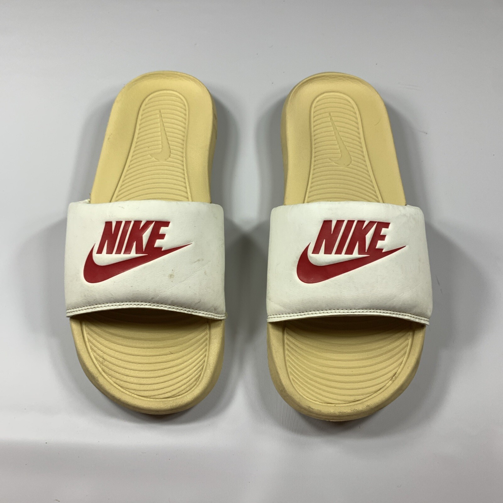 Men’s Nike Victori One Slide, Summit White/Sesame/University Red Sz 8 CN9675-107