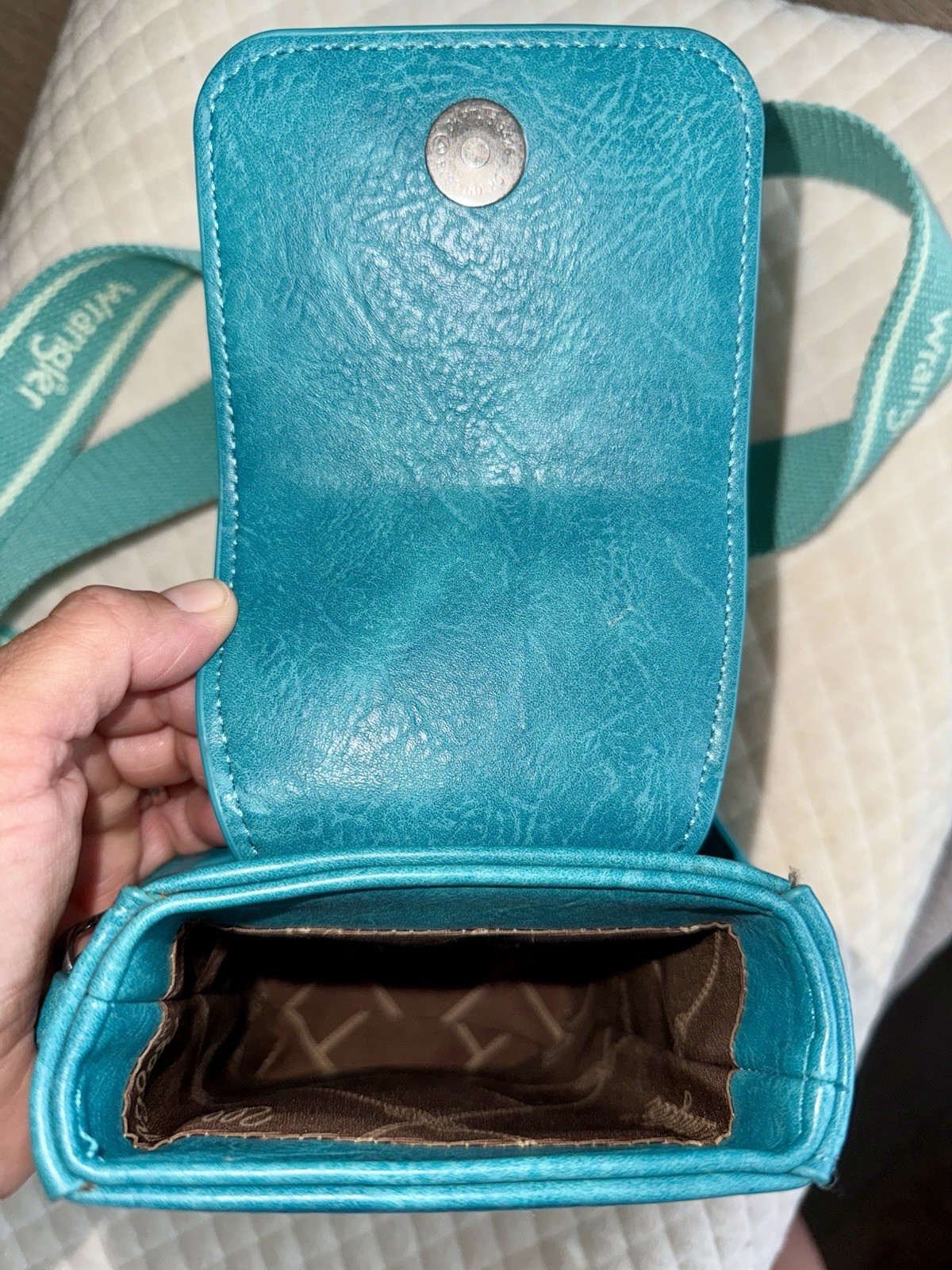 New Wrangler Turquoise Crossbody Cell Phone Purse Card Wallet Western Style