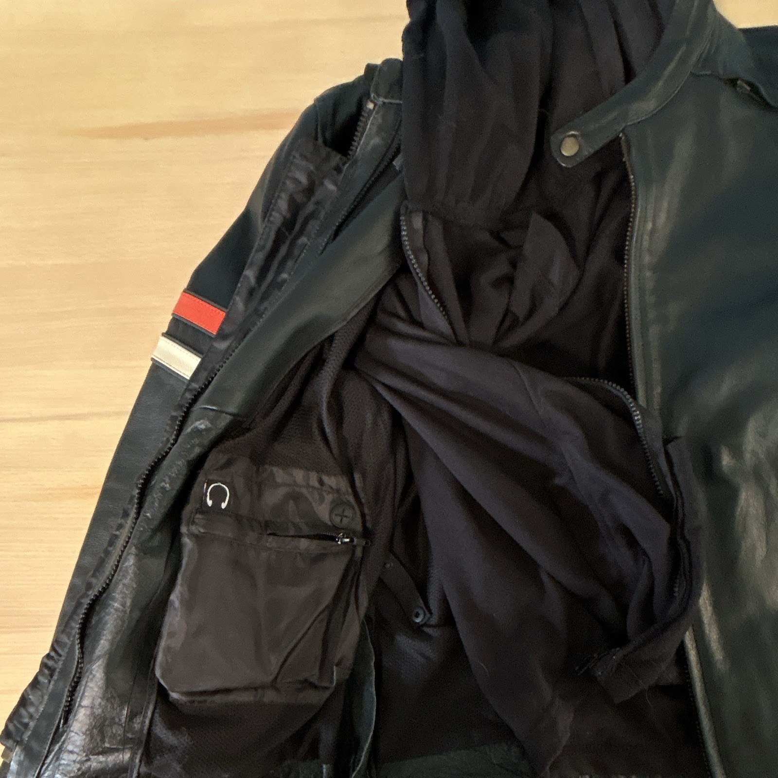 Unik Men’s Black Leather Biker Jacket Zip Closure, Short Length, Size M