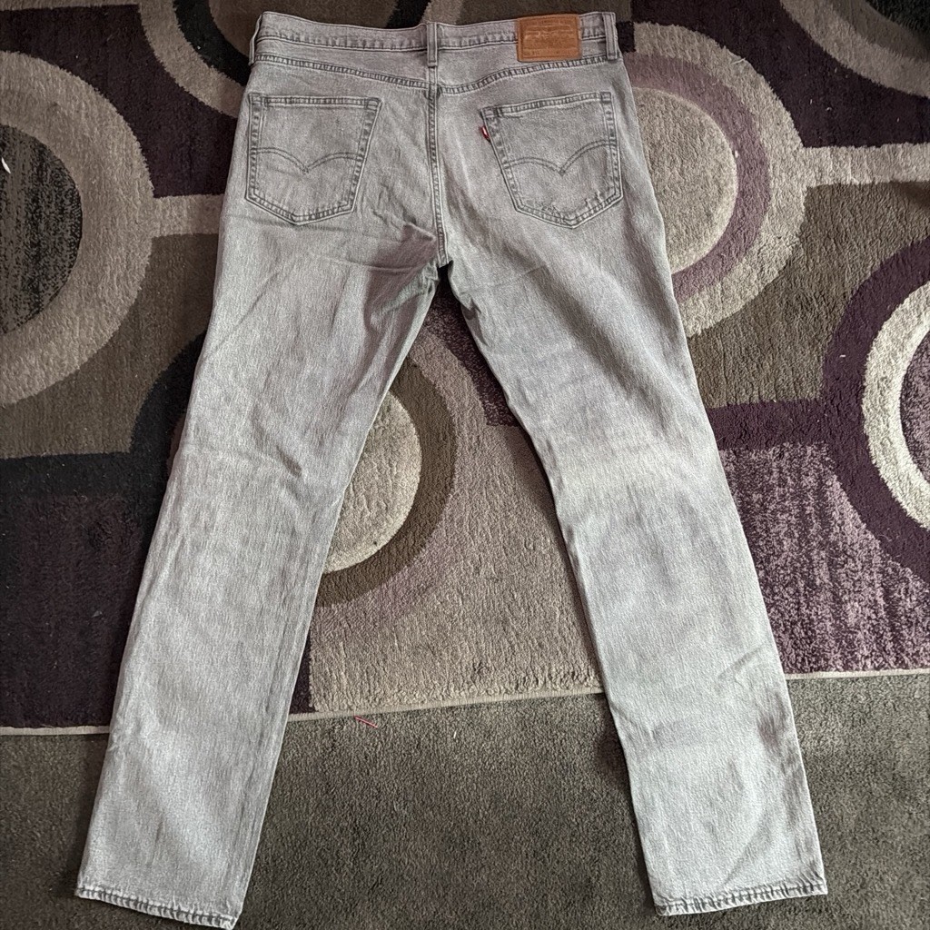 Levi’s Men’s Gray Slim Fit Jeans Mid Rise Light Wash Distressed Denim 5-Pocket