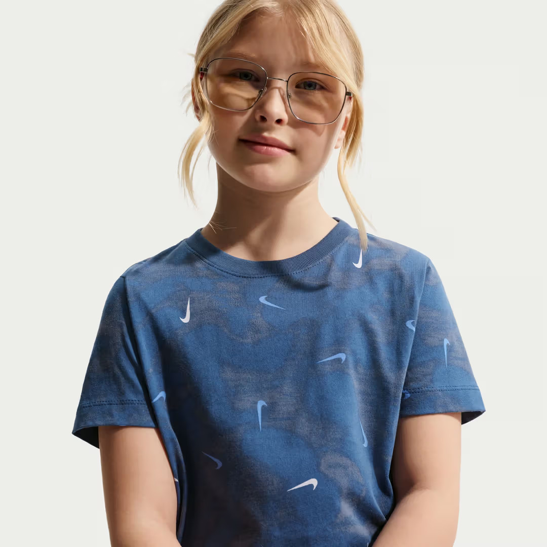 Nike Sportswear Youth Size S Graphic Tee Mystic Navy/Thunder Blu II0458-461 NWOT