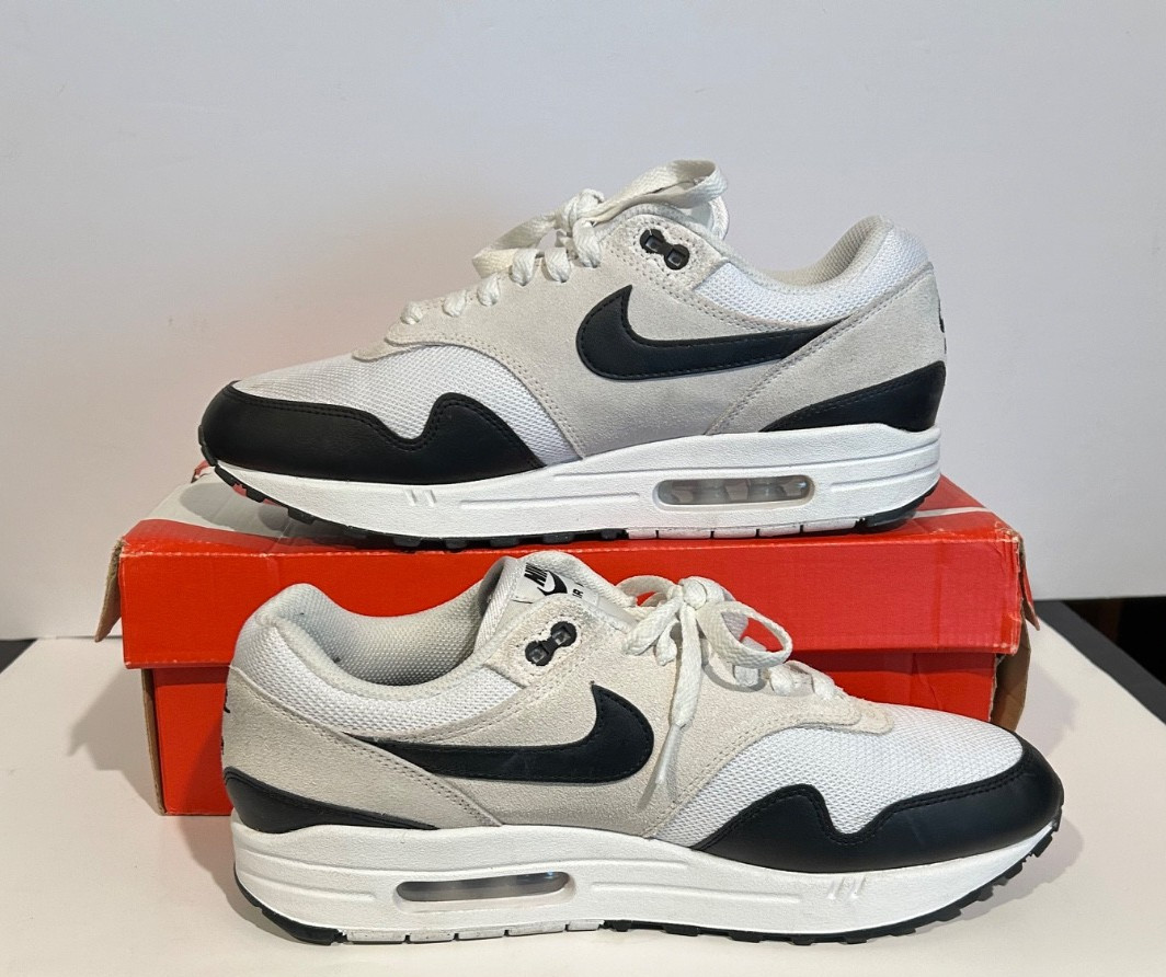 Nike Air Max 1 Essential White Black Size 10 Men 12.5 Women NEW WITH BOX