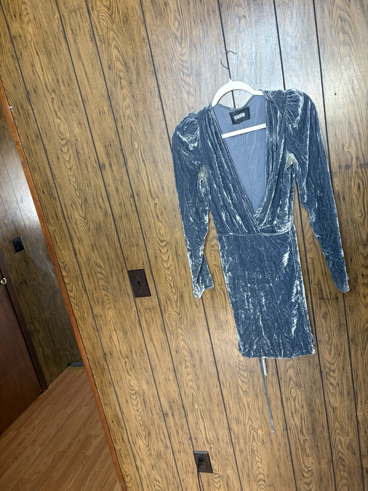 $248 Reformation Blue Velvet Wrap Dress V-Neck Long Sleeve Size M