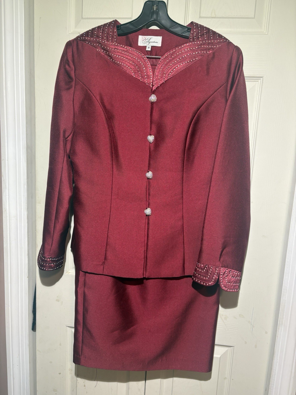 EY Signature Women’s Sz 10 Red Lined 2-Piece Suit Rhinestone Heart Buttons