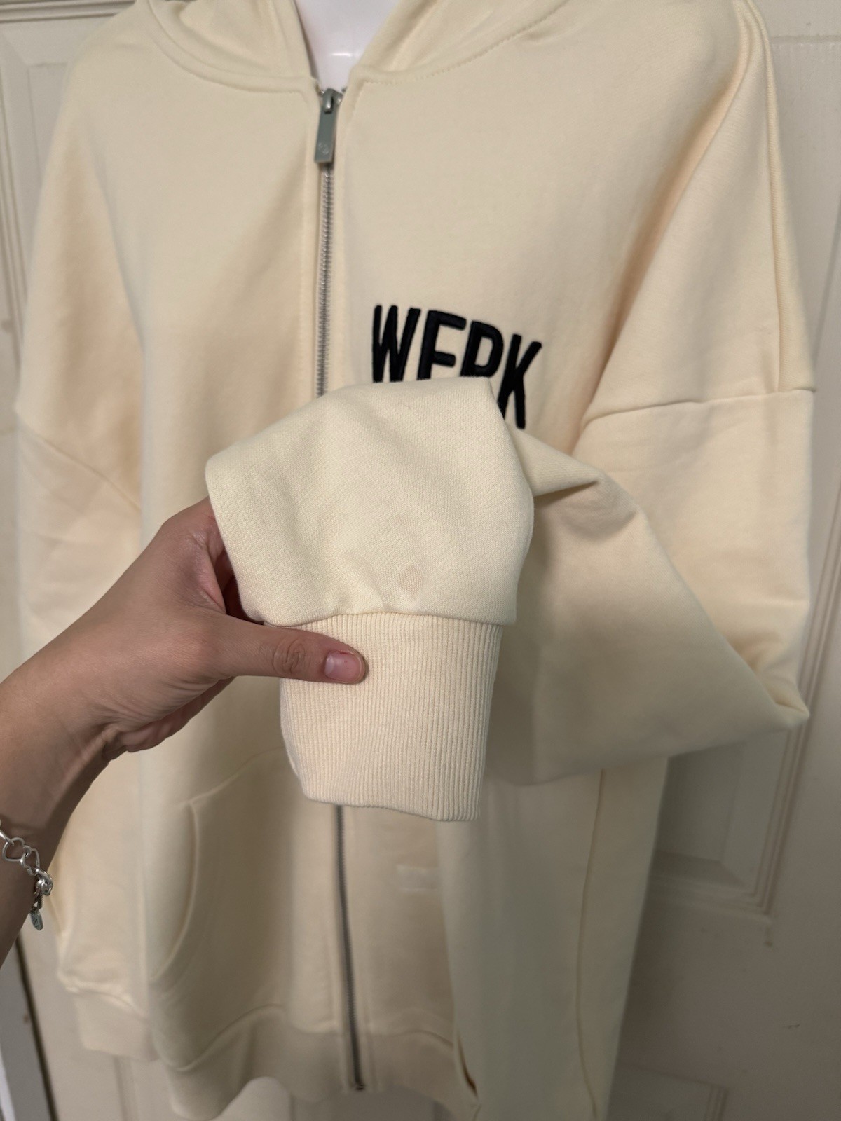 WOLFpak Cream Zip Up Hoodie Medium Oversized WFPK Never Average