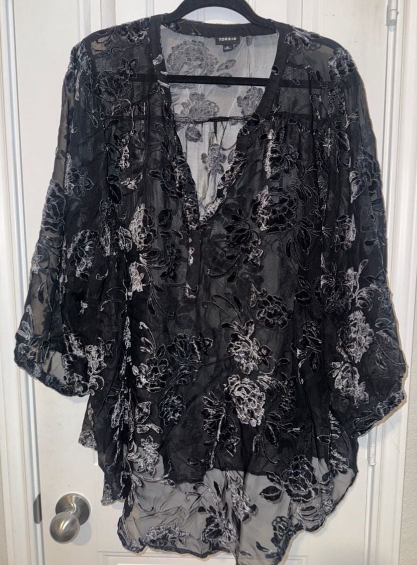 Torrid Black Velvet Burnout Sheer Kimono Blouse whimsygoth romantic gothic