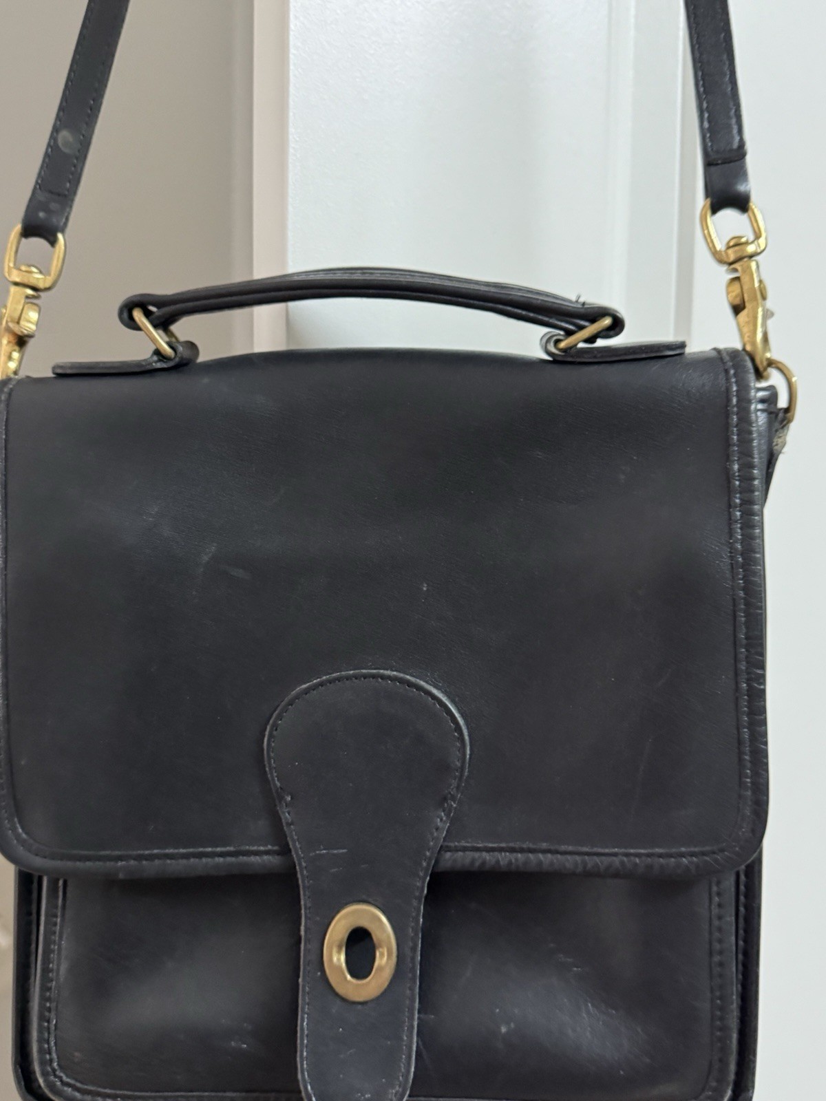 Coach Black Crossbody Bag Turn Lock Top Handle Gold Hardware Detachable Strap
