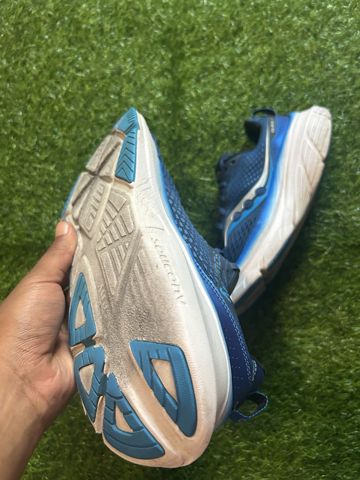 Saucony Guide 17 Blue White Lace Up Low Top Men’s Running Sneakers Mesh Upper