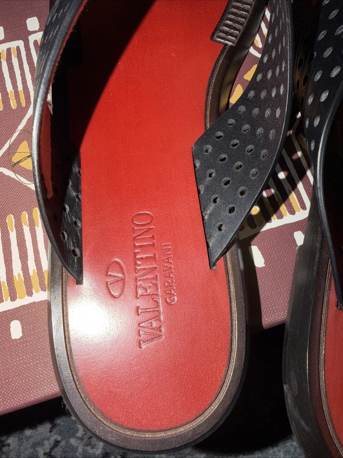 Valentino Garavani Elephant Thong Sandals Women’s Size 39 Rare 100% AUTHENTIC
