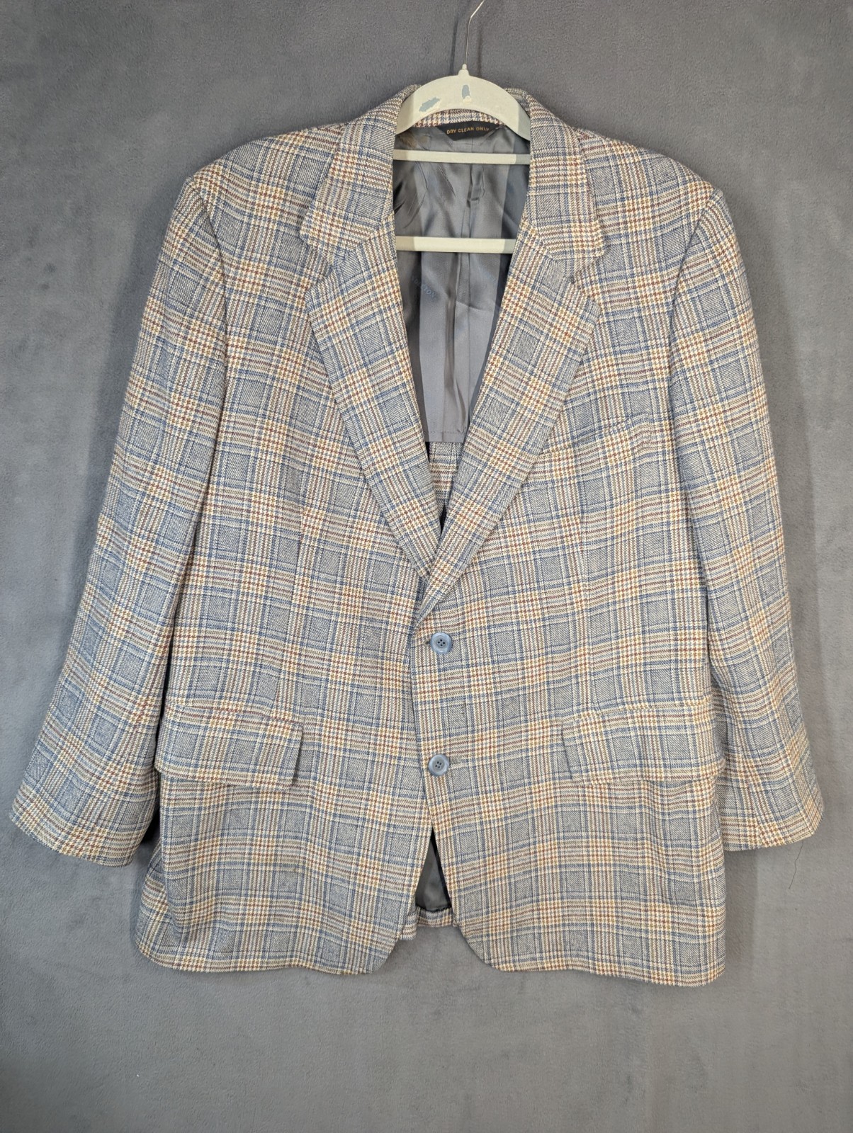 Pendleton 100% Virgin Wool Blue and Tan Plaid Blazer Measurements in Pictures