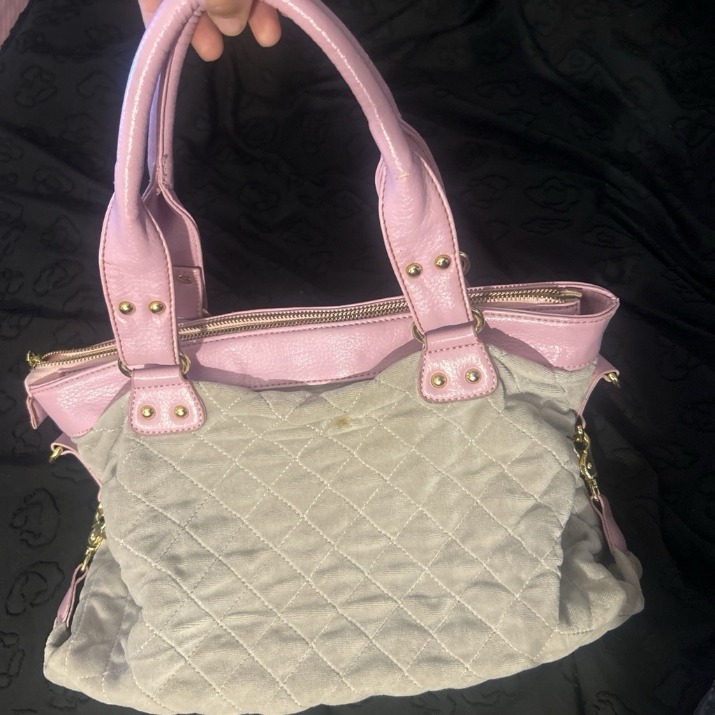 Quilted Juicy Couture shoulder bag with grey and pink Once Upon a Time (stain)