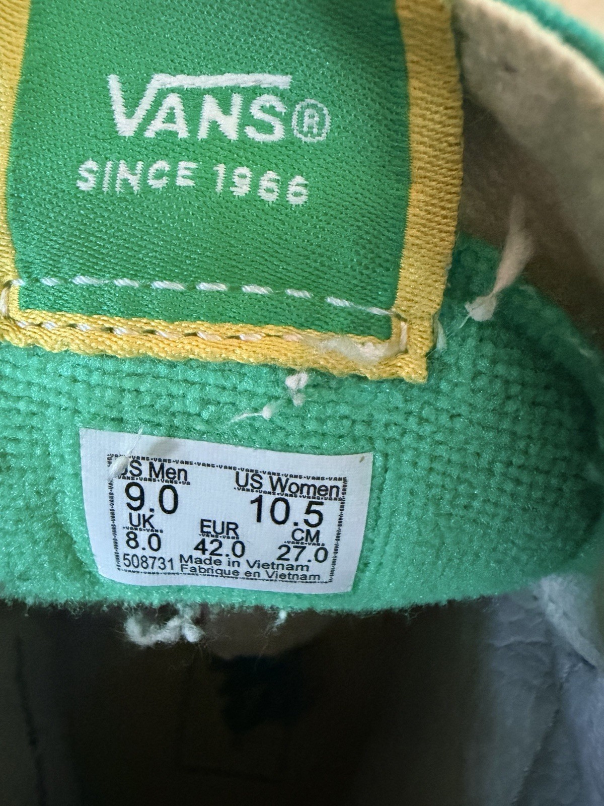 VANS x Sesame Street Old Skool Men’s Sneakers Size 9 Used