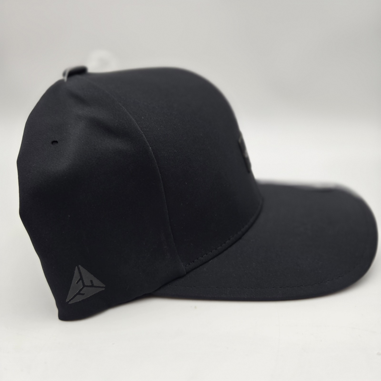 NEW O’Neill Flexfit Delta Fitted Hat Cap Mens Large/XL Black Stain Block Tech