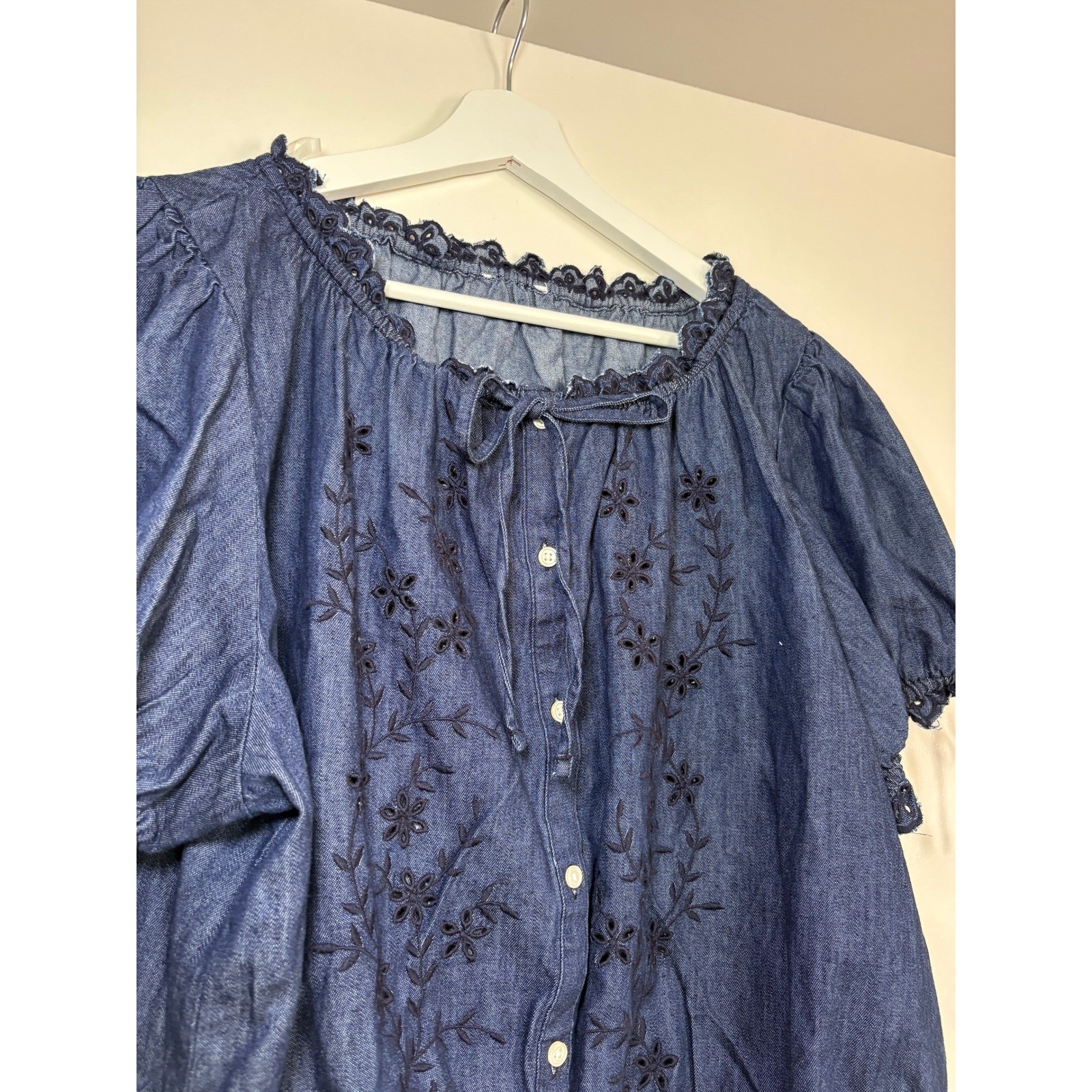 Peasant Blouse XXL Blue Embroidered Eyelet Denim Puff Sleeve Top