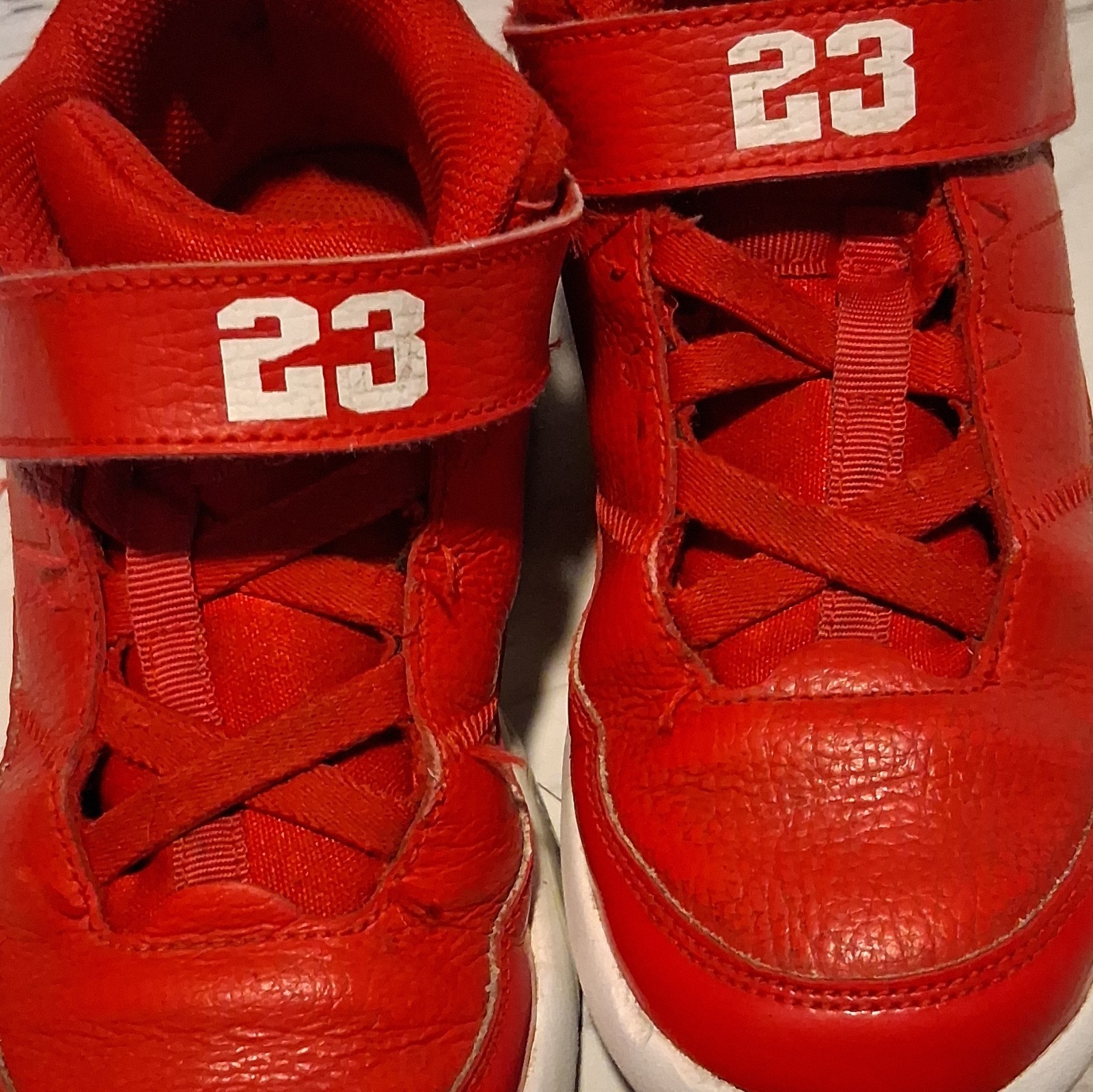 Jordan Air Jordan 1 Mid Top Sneaker Red/White Leather Lace-Up Kids US 1.5