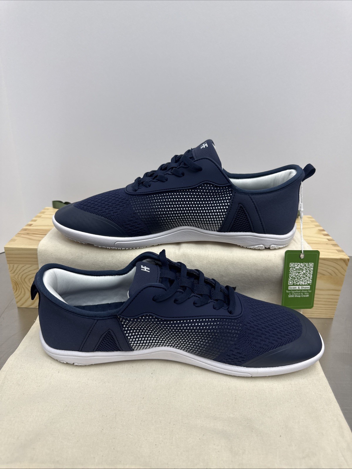 NWT HIKE Footwear Stride Barefoot Sneaker Blue/White Unisex Size EU44 Men’s 11