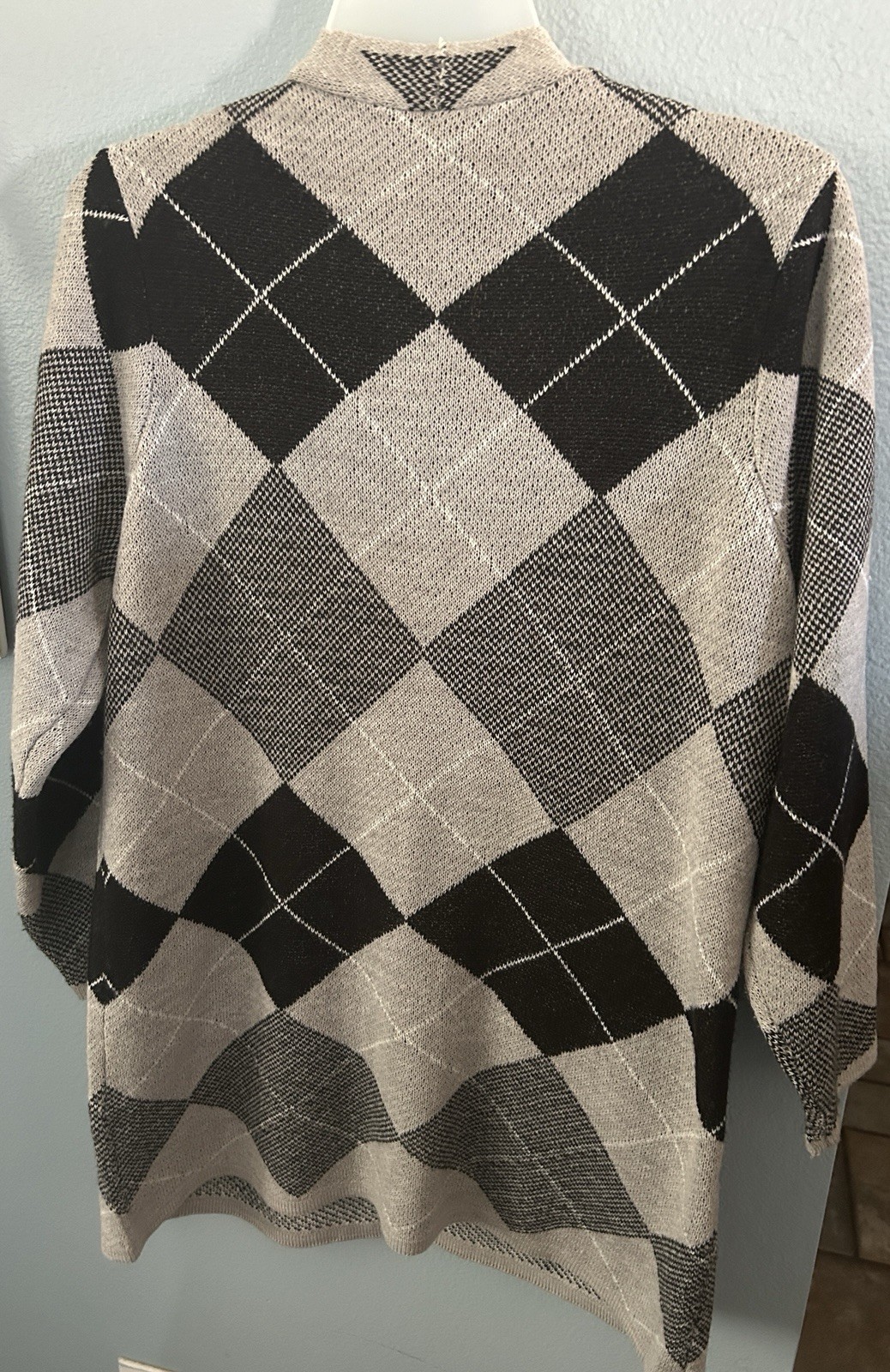 Alison Andrews Plus 2X Gray/Black/White Argyle Open Front Pocket Cardigan