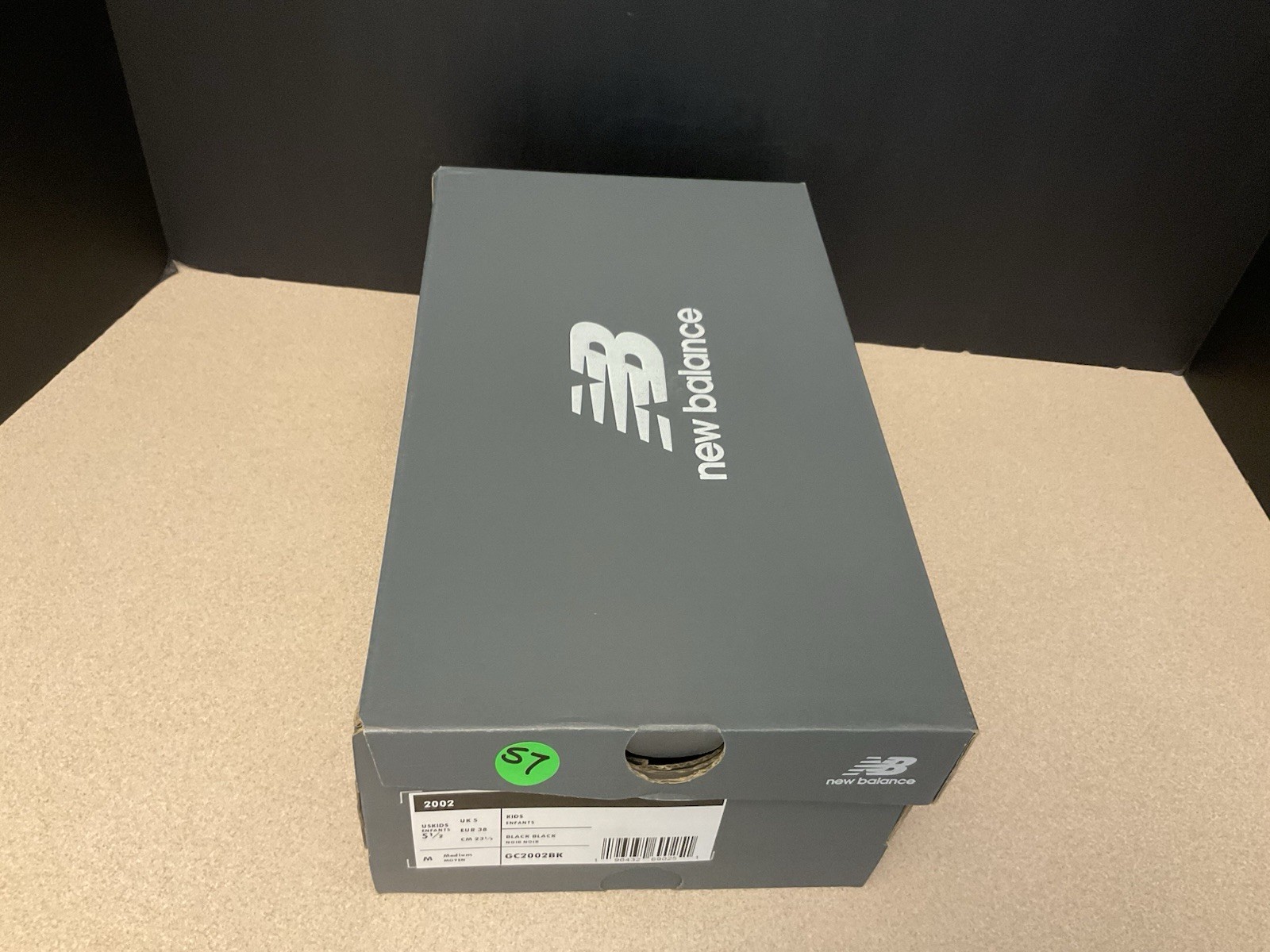 New! New Balance 2002R Black/Black Athletic Shoes. Youth’s 5.5Y. Women’s 7. Nice