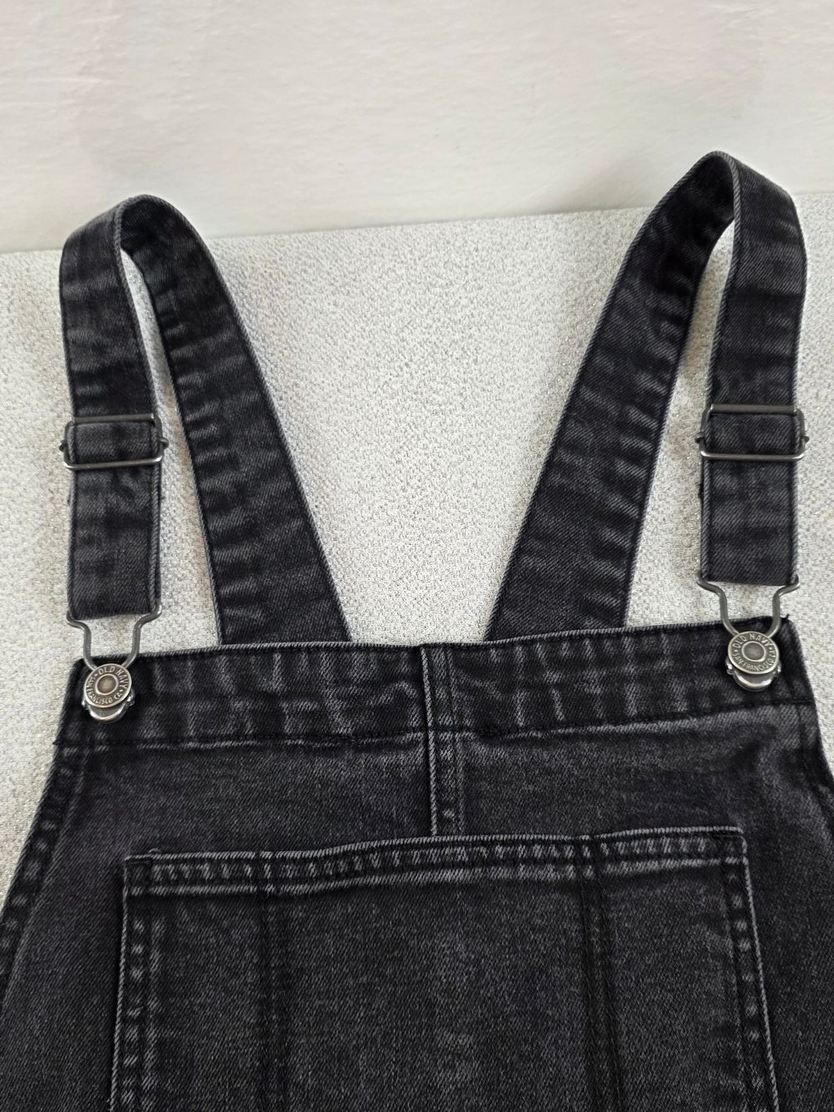 Old Navy Slouchy Straight Black Denim Overalls with Front Pocket Wmn’s 16