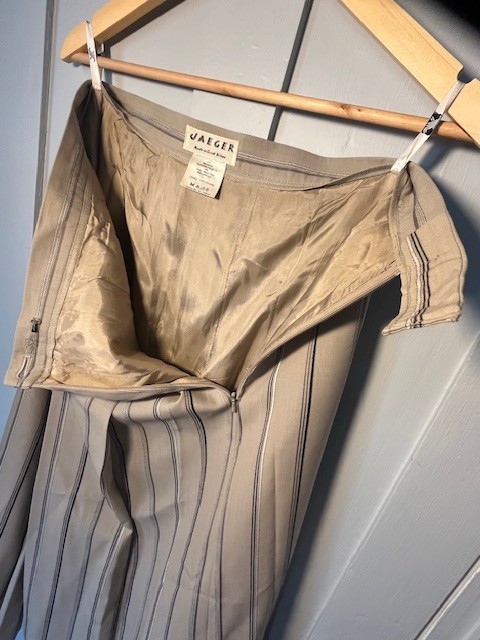Classic Jaeger Box Pleated Skirt Beige with Stripes to Fit Waist 28 inches