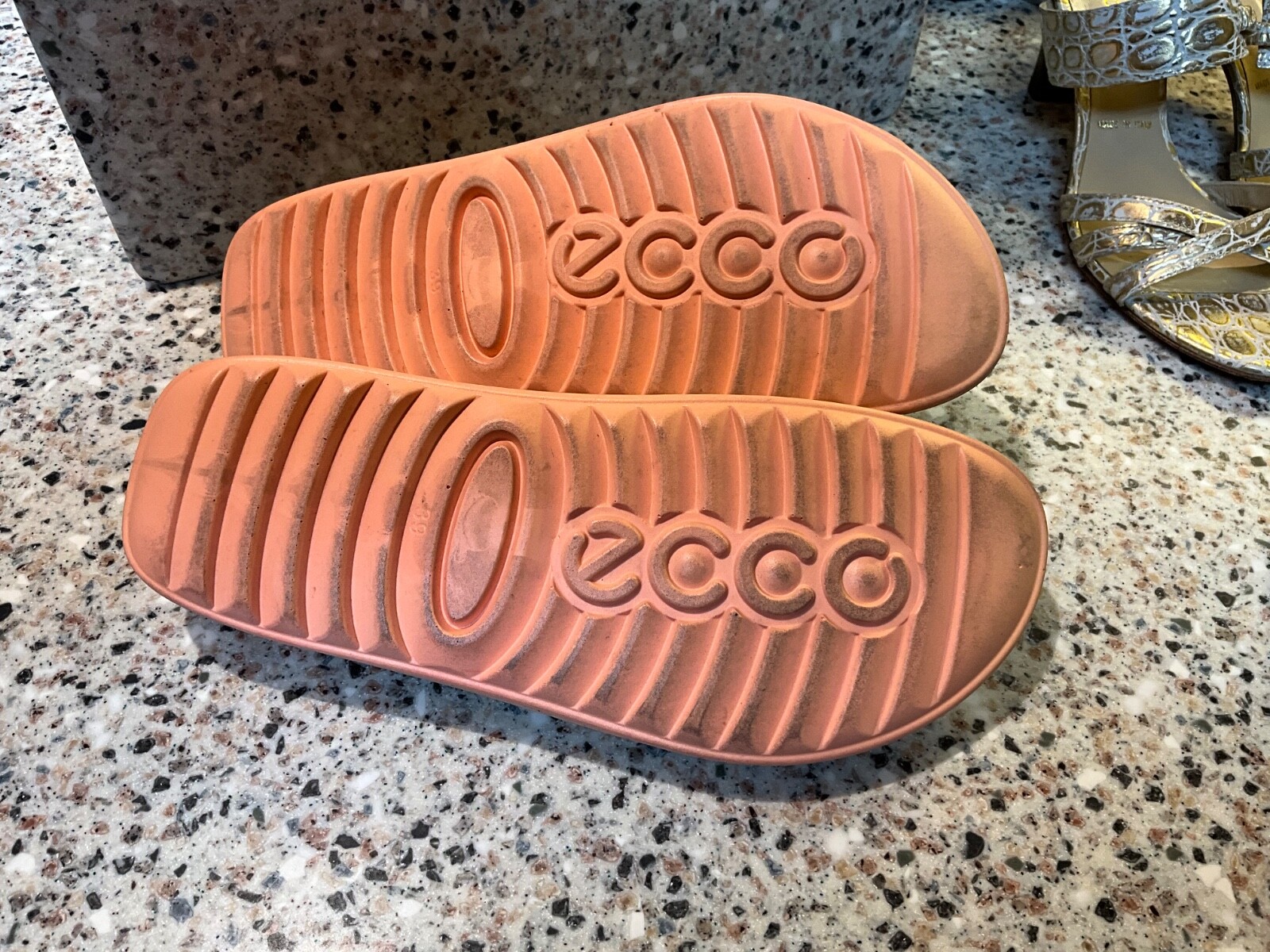 ECCO 2ND COZMO DUAL STRAP LIMESTONE FOOTBED MULE WOMEN SIZE 39/8-8.5 APRICOT