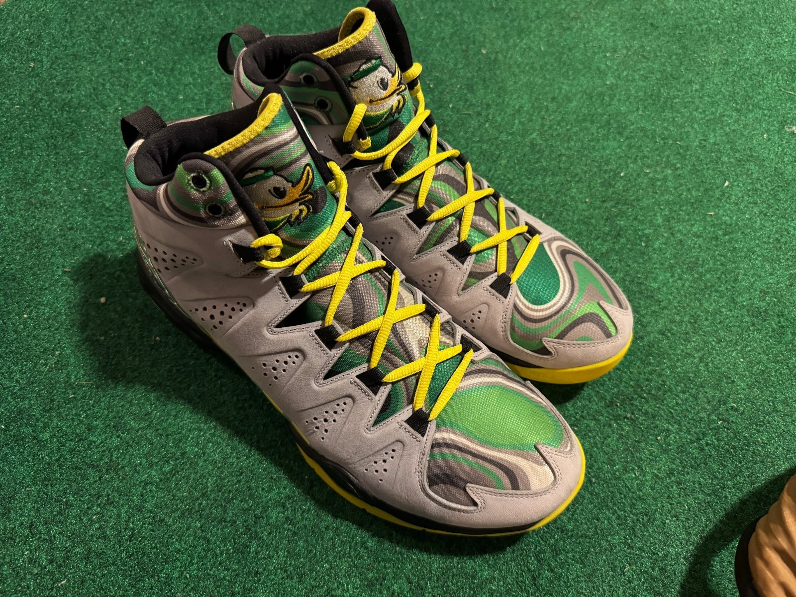 Size M13 – Air Jordan Melo M10 PE Oregon Ducks, black and green laces included