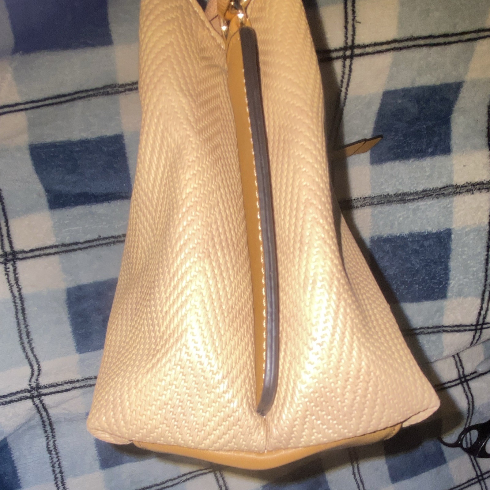 Sondra Roberts Beige/Tan Chevron Small Crossbody Zip/Mag Snap Adj Strap Silver