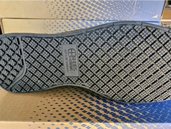 New In Box Shoes for Crews Freestyle II Men’s Size 8 Slip Resistant Work Shoes